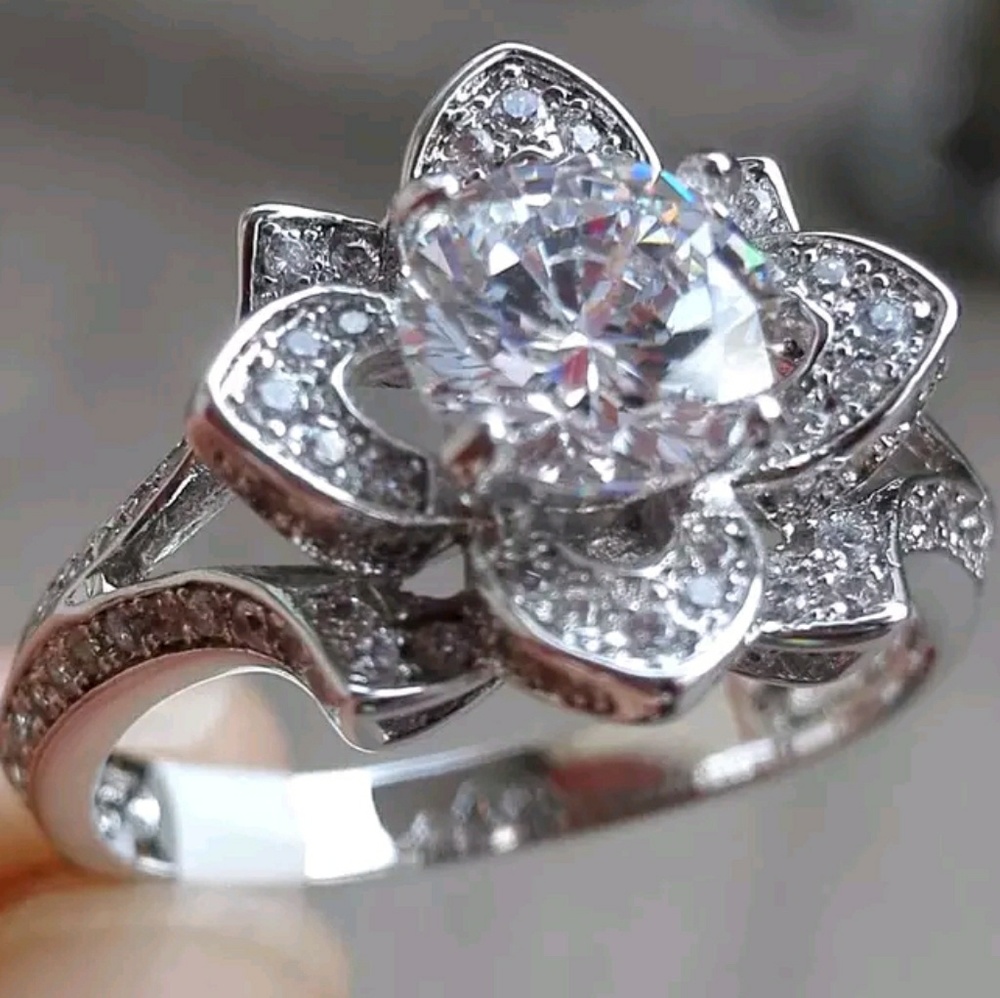 🎉SALE! The 2 Row Lotus Ring - Picture 5 of 6